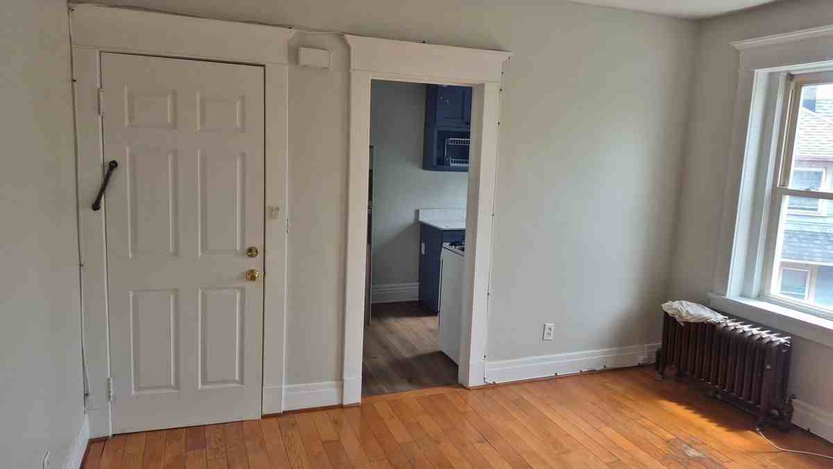1363 Delaware Ave - Photo 4 of 5