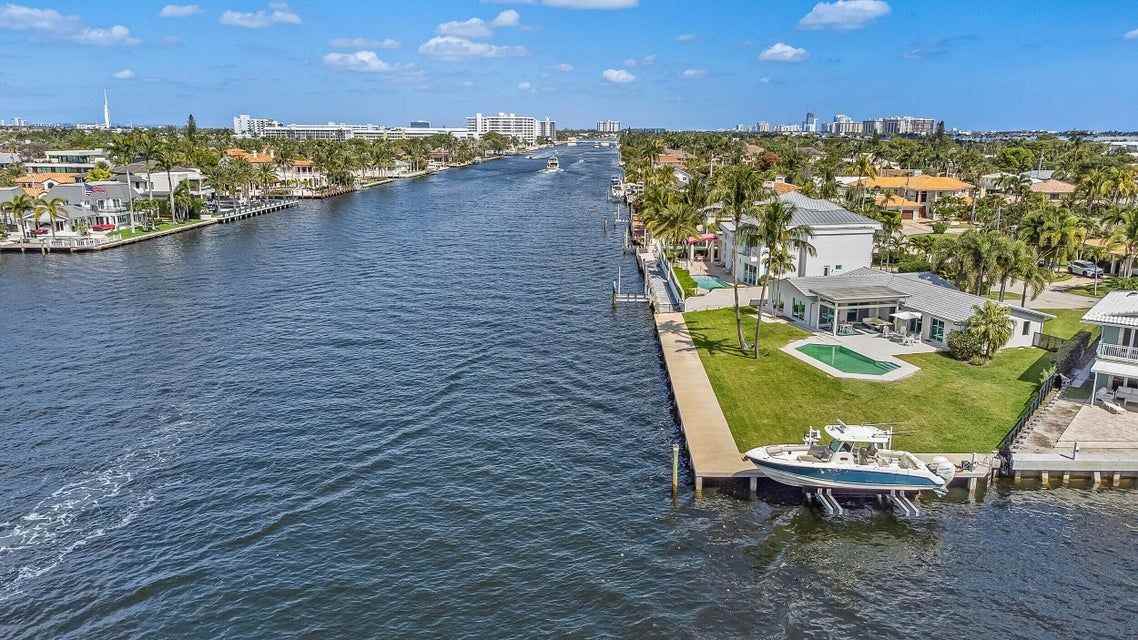35 Castle Harbor Is - Photo 3 of 19