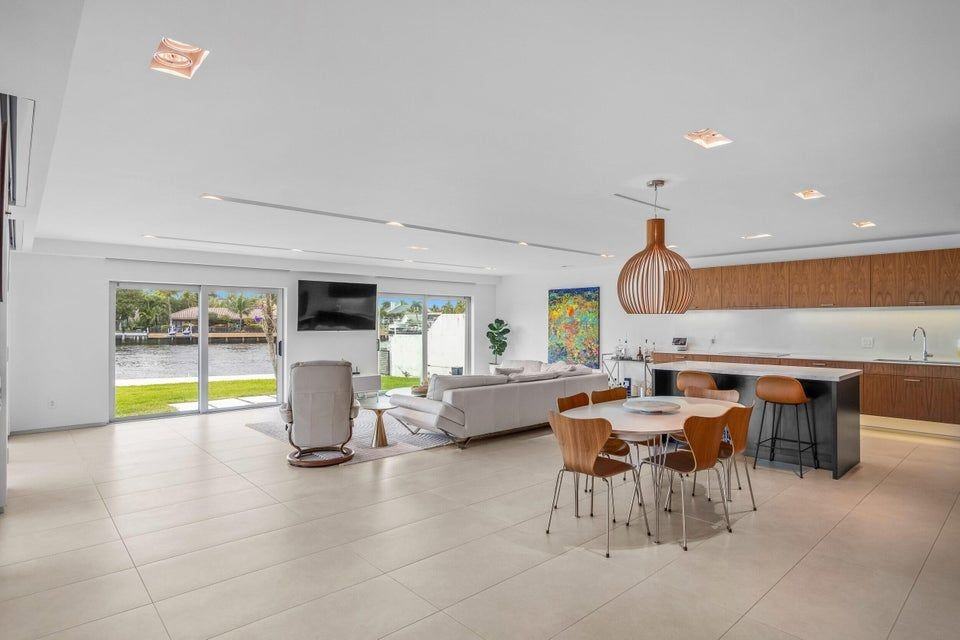 35 Castle Harbor Is - Photo 7 of 19