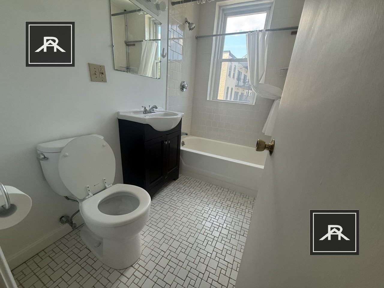 1421 Commonwealth Ave #303 - Photo 5 of 7