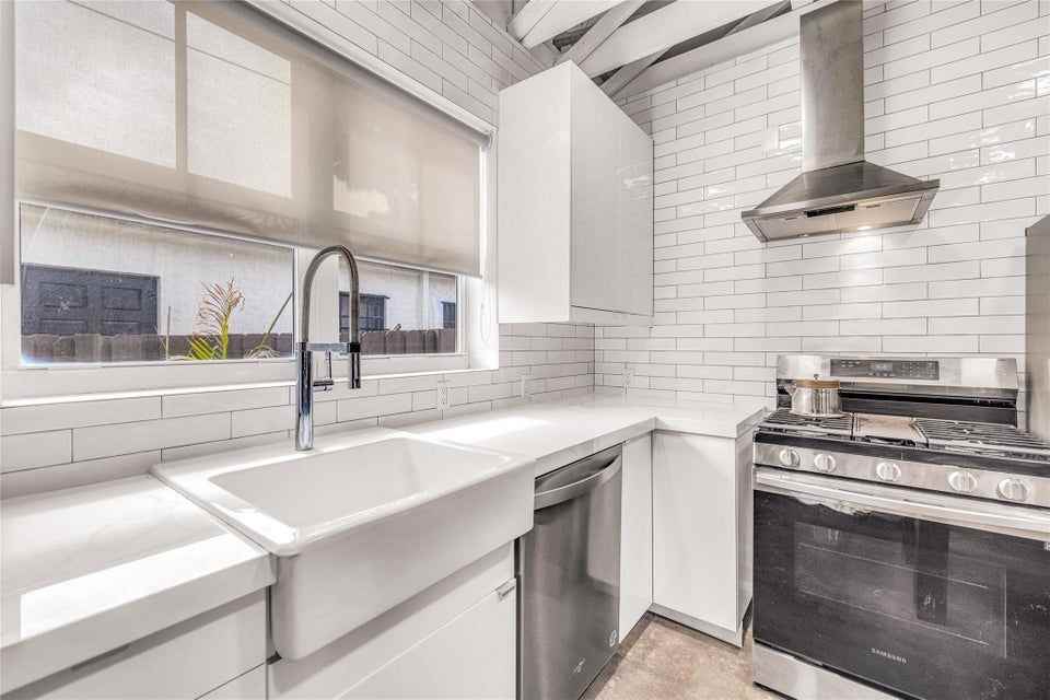 11 Se 13th St - Photo 7 of 16