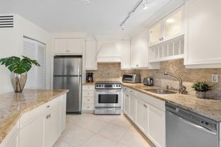 3000 Holiday Dr ##1104 - Photo 1 of 1