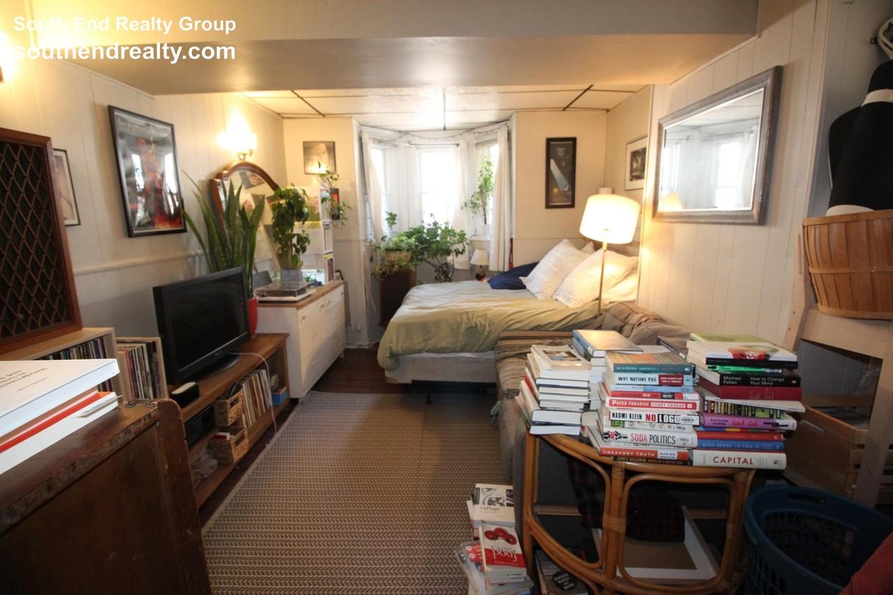 23 Gates St #B - Photo 5 of 11