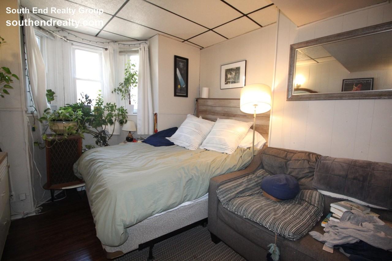 23 Gates St #B - Photo 6 of 11