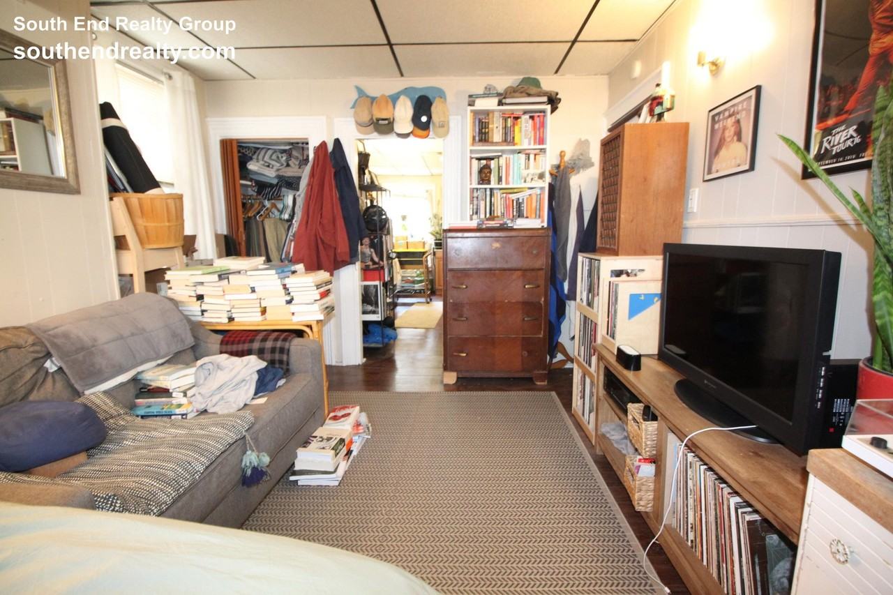 23 Gates St #B - Photo 7 of 11