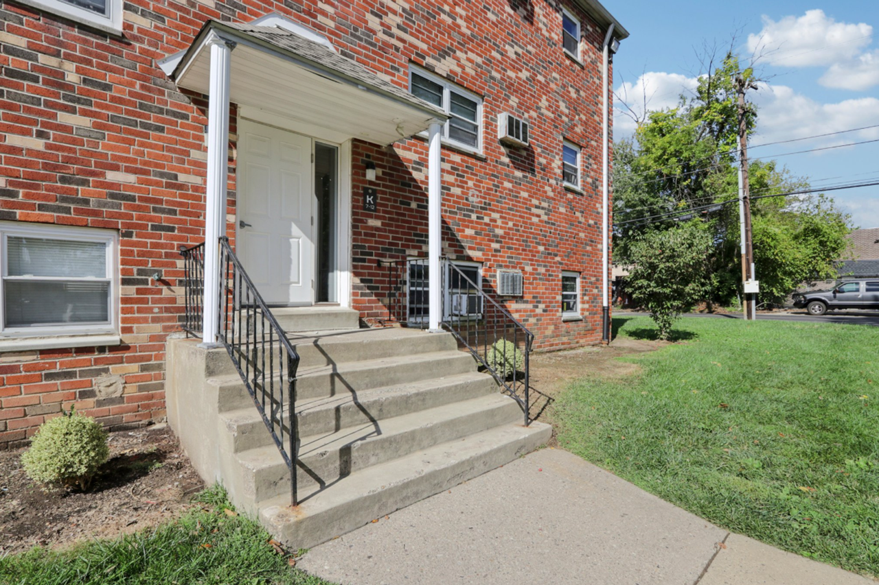 Cedar Court apartments - Photo 2 of 34