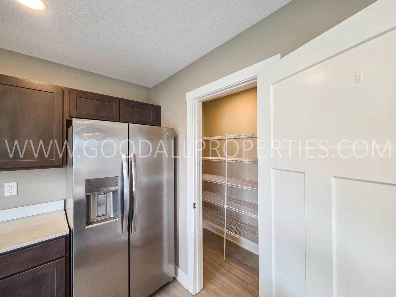 216 Maple Ave - Photo 7 of 22