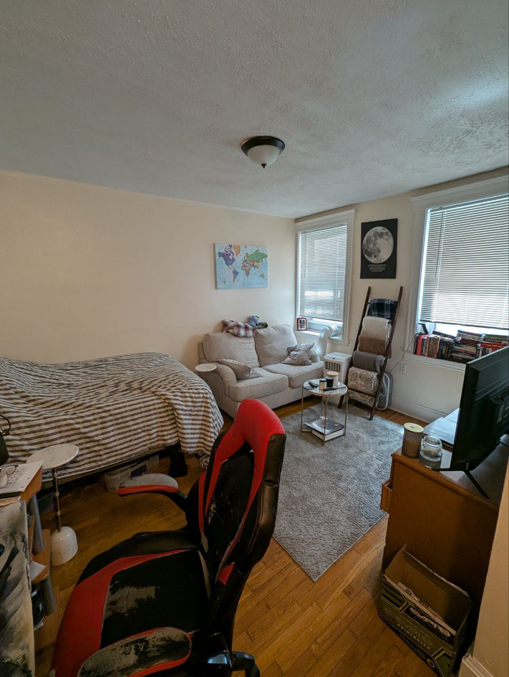 367 Riverway #5 - Photo 3 of 7