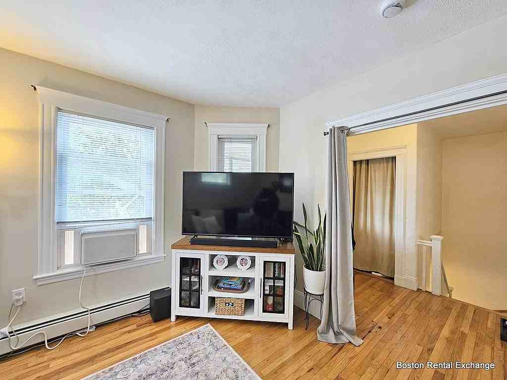 26 Julia St - Photo 3 of 18