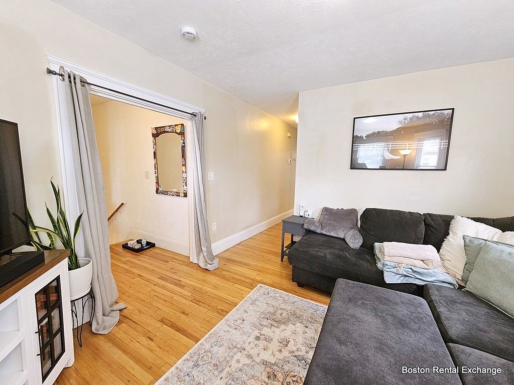 26 Julia St - Photo 4 of 18