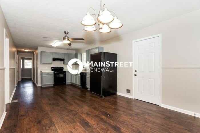 4022 S Shelby Ln - Photo 4 of 16