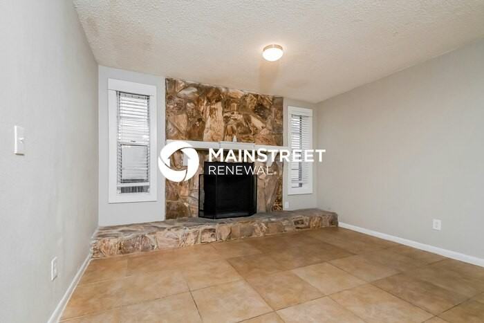 1110 Londonwood St - Photo 4 of 16