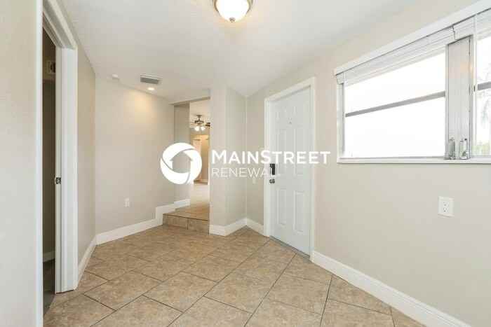 2231 Lotus Rd - Photo 3 of 16