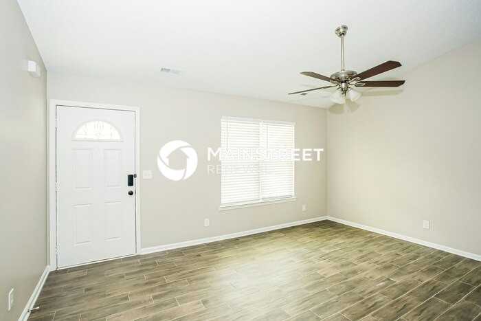 4802 Farmview Dr - Photo 5 of 16
