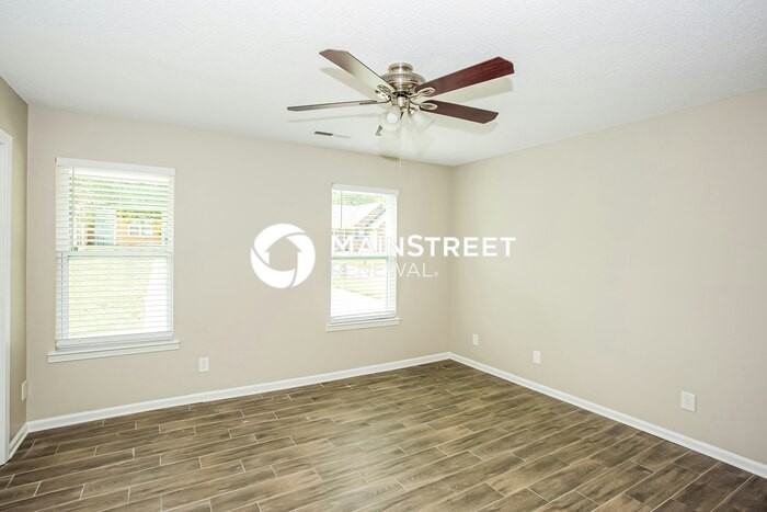 4802 Farmview Dr - Photo 7 of 16