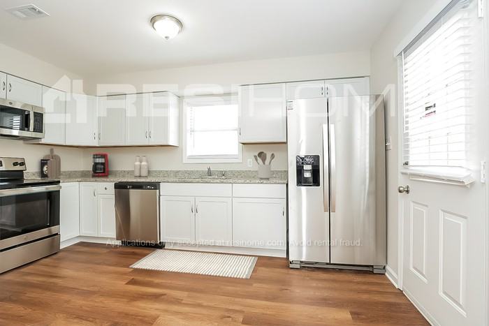213 Granada Dr - Photo 2 of 17