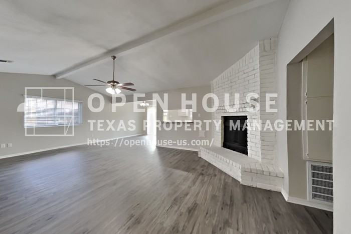 2031 Wigmaker Dr - Photo 5 of 19
