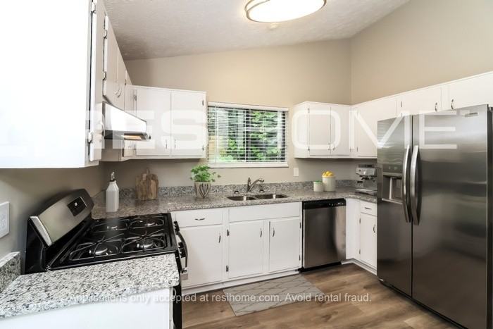 3947 Wood Path Dr - Photo 3 of 18