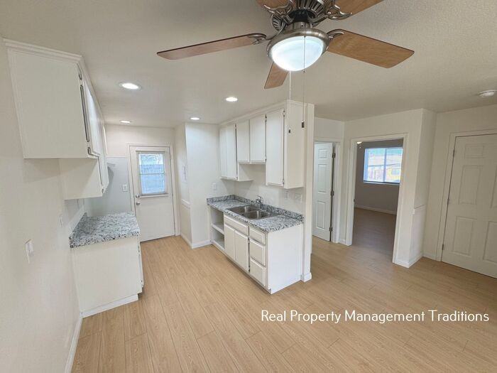 2541 Diamond St #3 - Photo 2 of 15