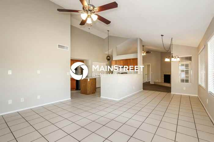 5514 W Joan De Arc Ave - Photo 4 of 16