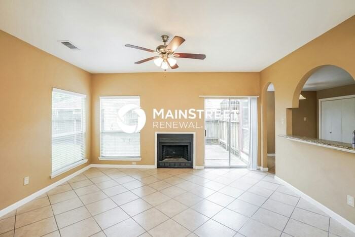 16322 Petaluma Dr - Photo 5 of 18