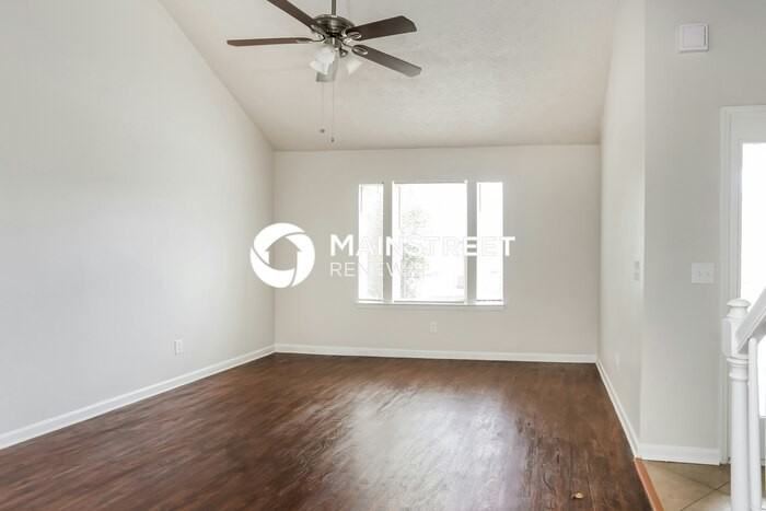 1724 Laurel Creek Cir - Photo 4 of 16