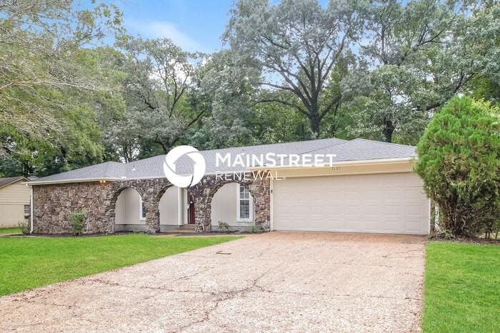 7139 Claiborne Dr - Photo 3 of 16
