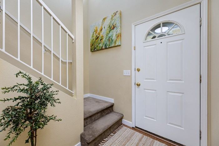 5821 N Cobbler Ln - Photo 2 of 22