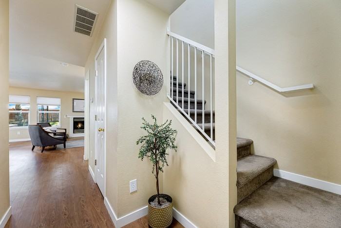 5821 N Cobbler Ln - Photo 3 of 22