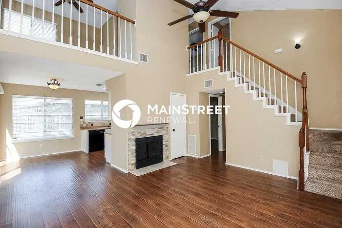 3124 Stonewall Ln - Photo 2 of 17