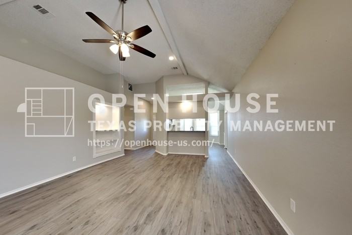 4207 Red Spruce Ln - Photo 4 of 19