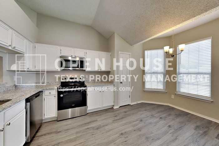 4207 Red Spruce Ln - Photo 7 of 19