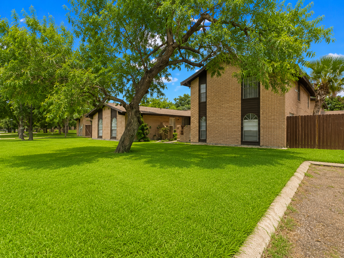 1612 Sam Houston Dr #BB - Photo 3 of 17