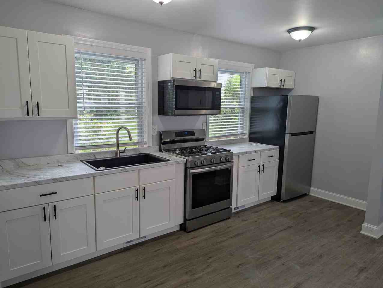 104 S Parke St - Photo 4 of 15