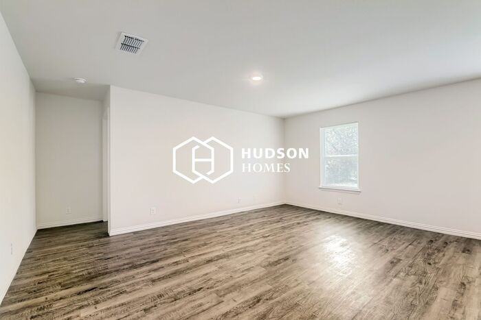 1622 Saenz - Photo 3 of 14