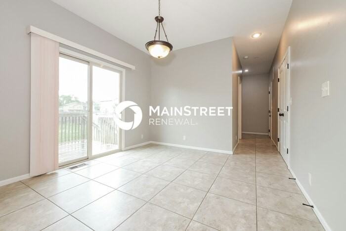 530 S Meadowbrook St - Photo 5 of 19