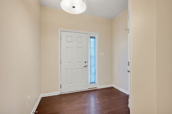 8954 Ringview Dr - Photo 4 of 33