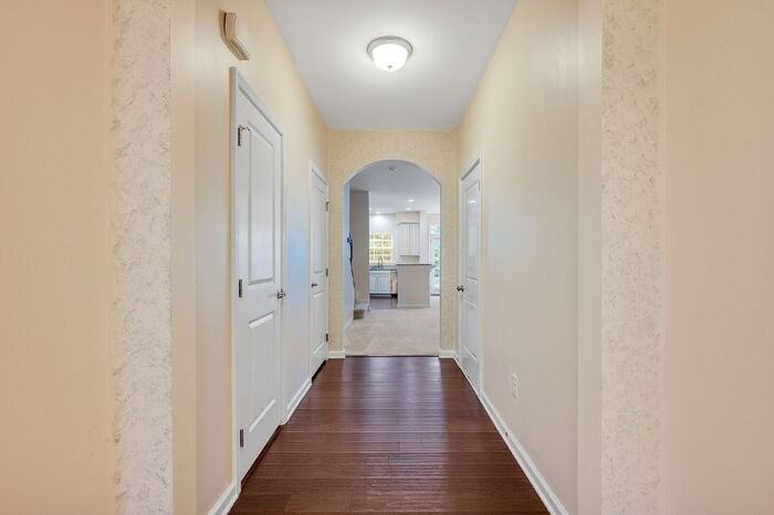 8954 Ringview Dr - Photo 5 of 33