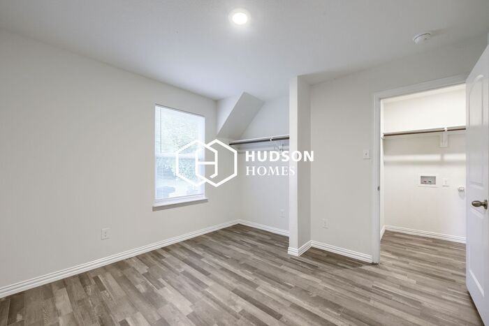 5910 Wilkes Dr - Photo 6 of 13