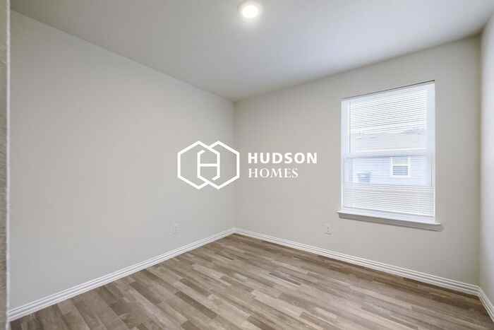 5910 Wilkes Dr - Photo 7 of 13