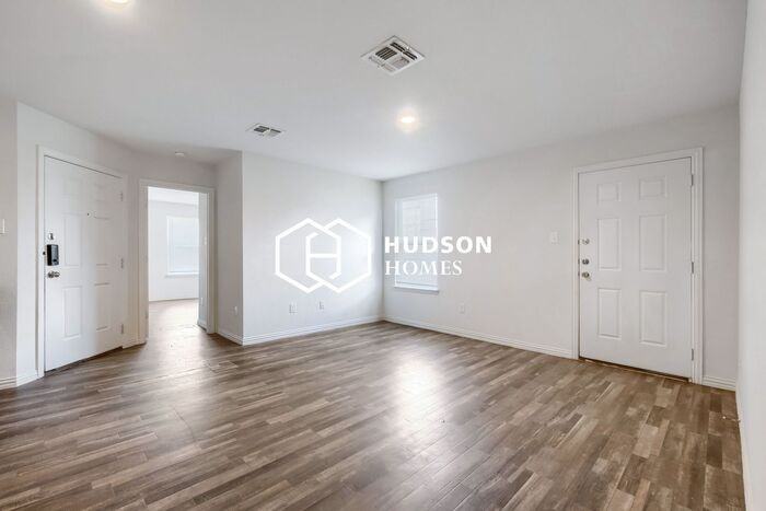 1607 Dodge St #A - Photo 3 of 15