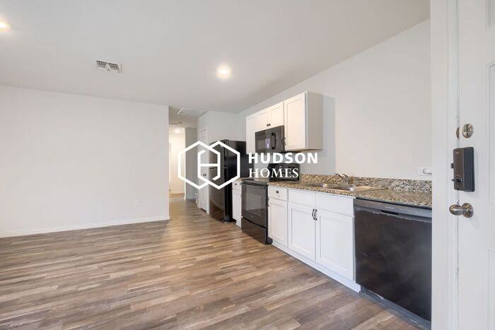 1607 Dodge St #A - Photo 5 of 15