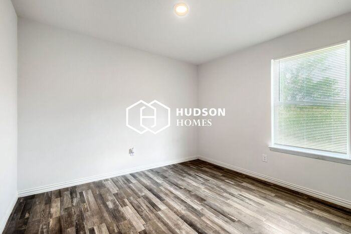 1607 Dodge St #A - Photo 7 of 15