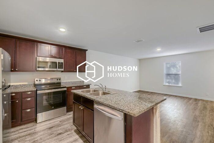 310 Brenner St - Photo 6 of 14