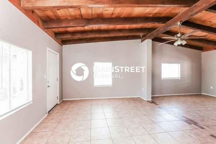 838 E 35th St - Photo 4 of 17