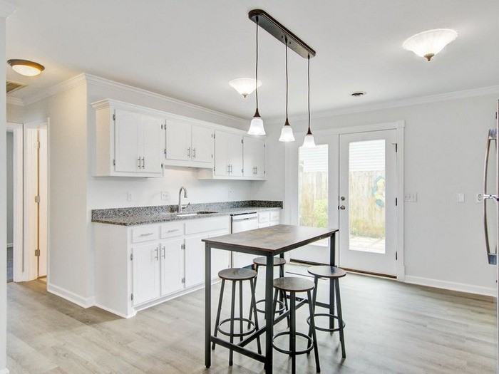 114 Wilton St - Photo 3 of 12