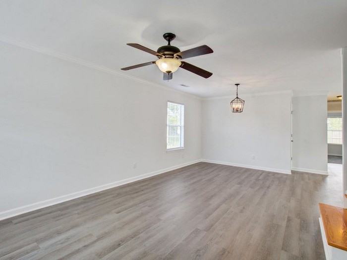114 Wilton St - Photo 5 of 12