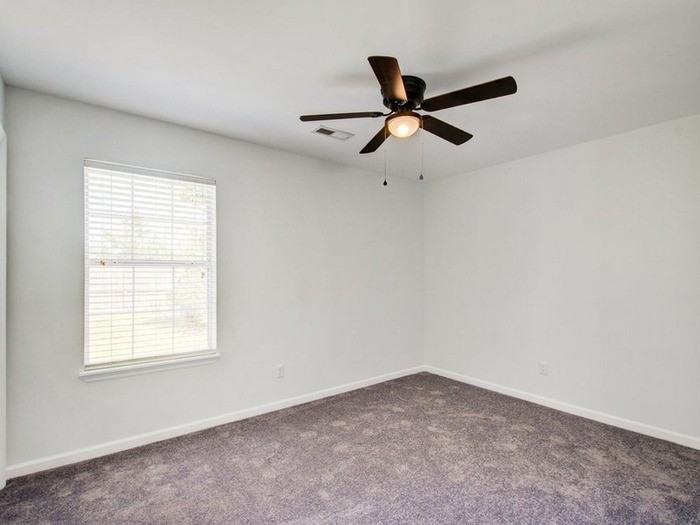 114 Wilton St - Photo 6 of 12