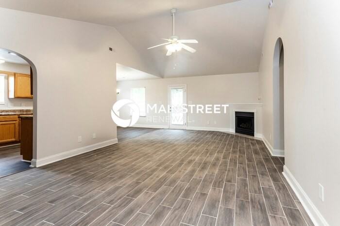 4228 Miracle Ln - Photo 4 of 17