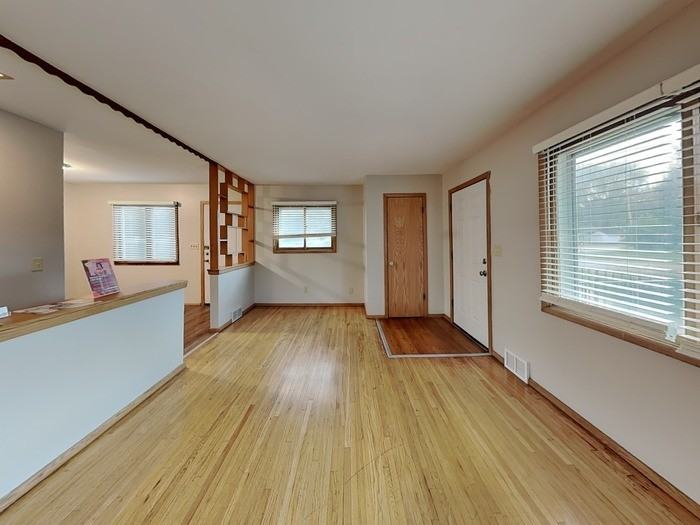 5600 Vera Cruz Ave N - Photo 2 of 20